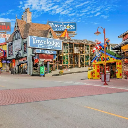 Travelodge By Wyndham Niagara Falls At The Falls